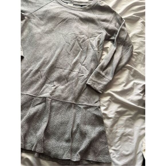 Cabi Grey Sweatshirt Dress Woman’s Size Medium - Flaws - Picture 2 of 13